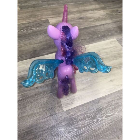 My Little Pony Twilight Sparkle - Talks, Sings & Moves - Picture 8 of 9